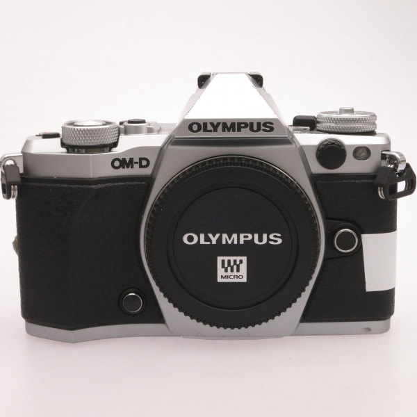 ミラーレス一眼カメラ修理 オリンパス E-M5 Mark II 修理モニター