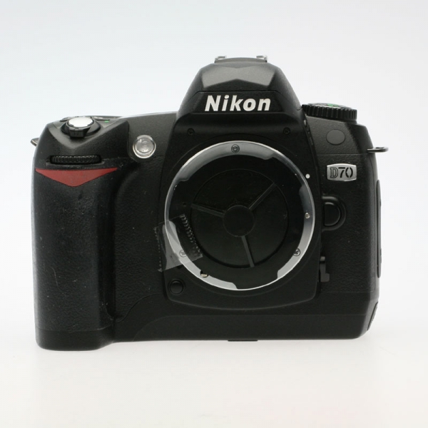 デジタル一眼レフカメラ修理 ニコン D70 修理モニター： 詳細