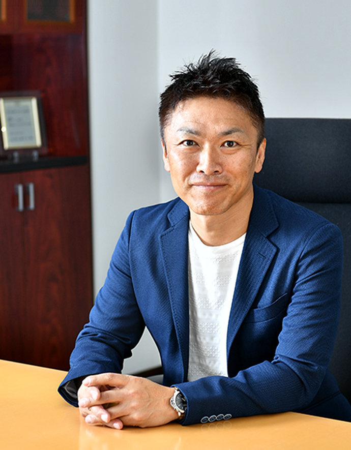 代表取締役　高山陽一